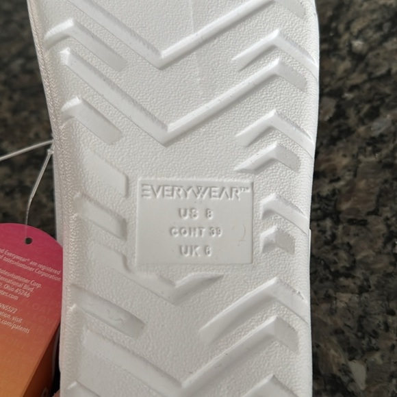 Totes women’s white everywear slides NWT 8 - Picture 8 of 8